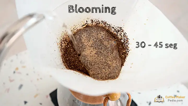 Pre-infusion or blooming from 30 to 45 seconds
