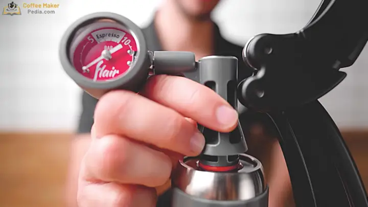 The piston rod with pressure gauge that presses the plunger of the Flair Pro-2